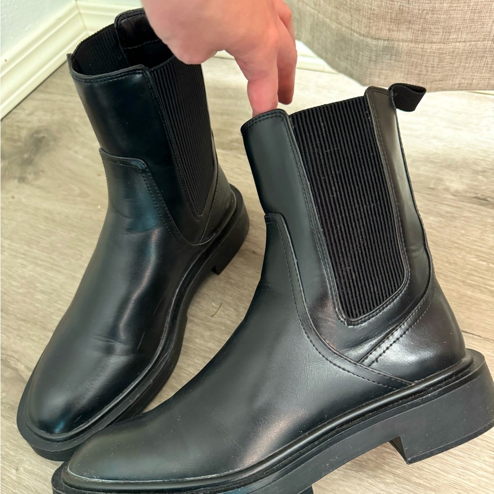 ZARA Chelsea boots